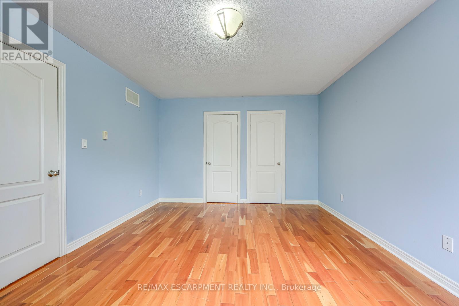 Photo 32 of 5337 Jameson Crescent, Burlington ON