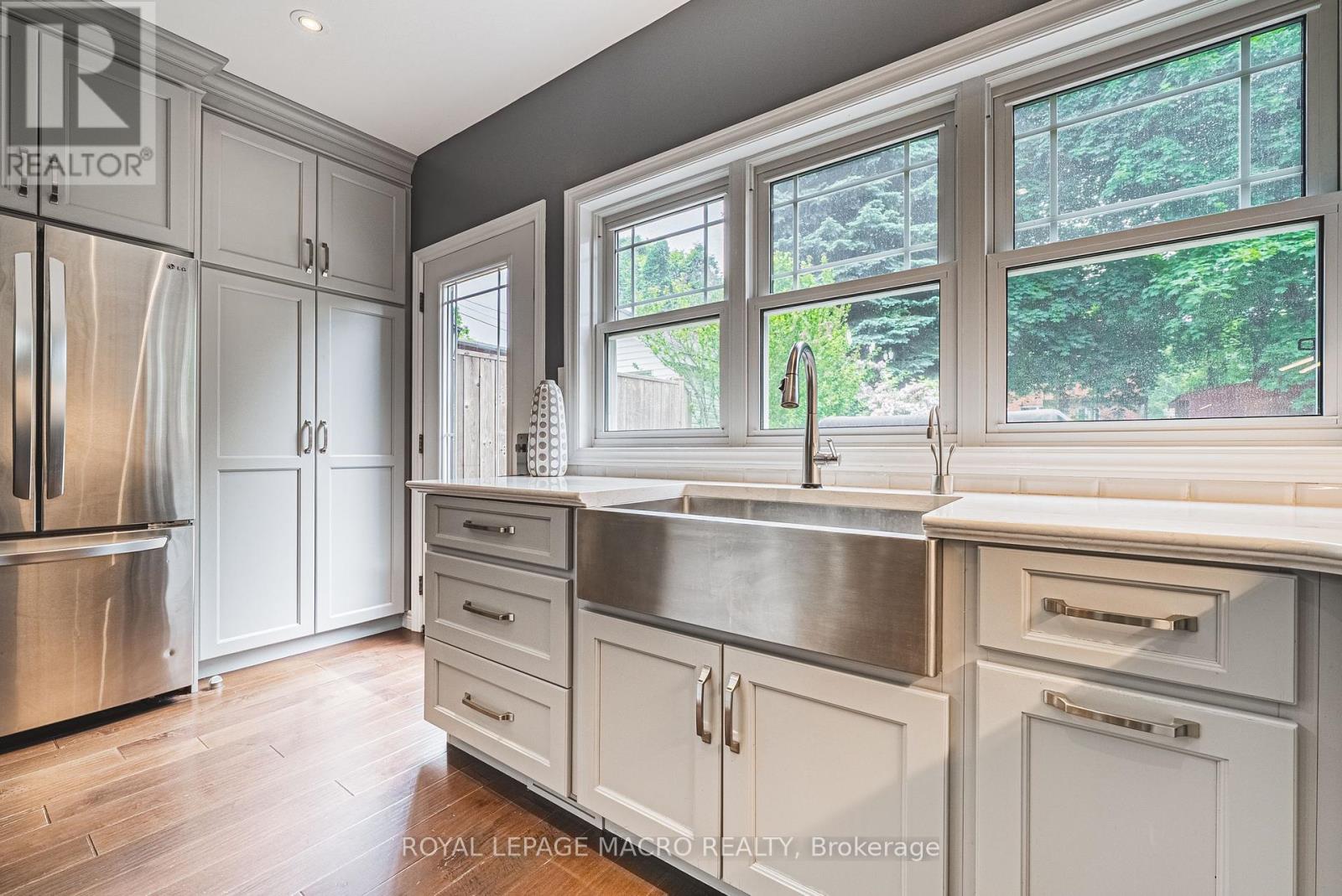 Photo 9 of 25 Orchard Hill, Hamilton ON