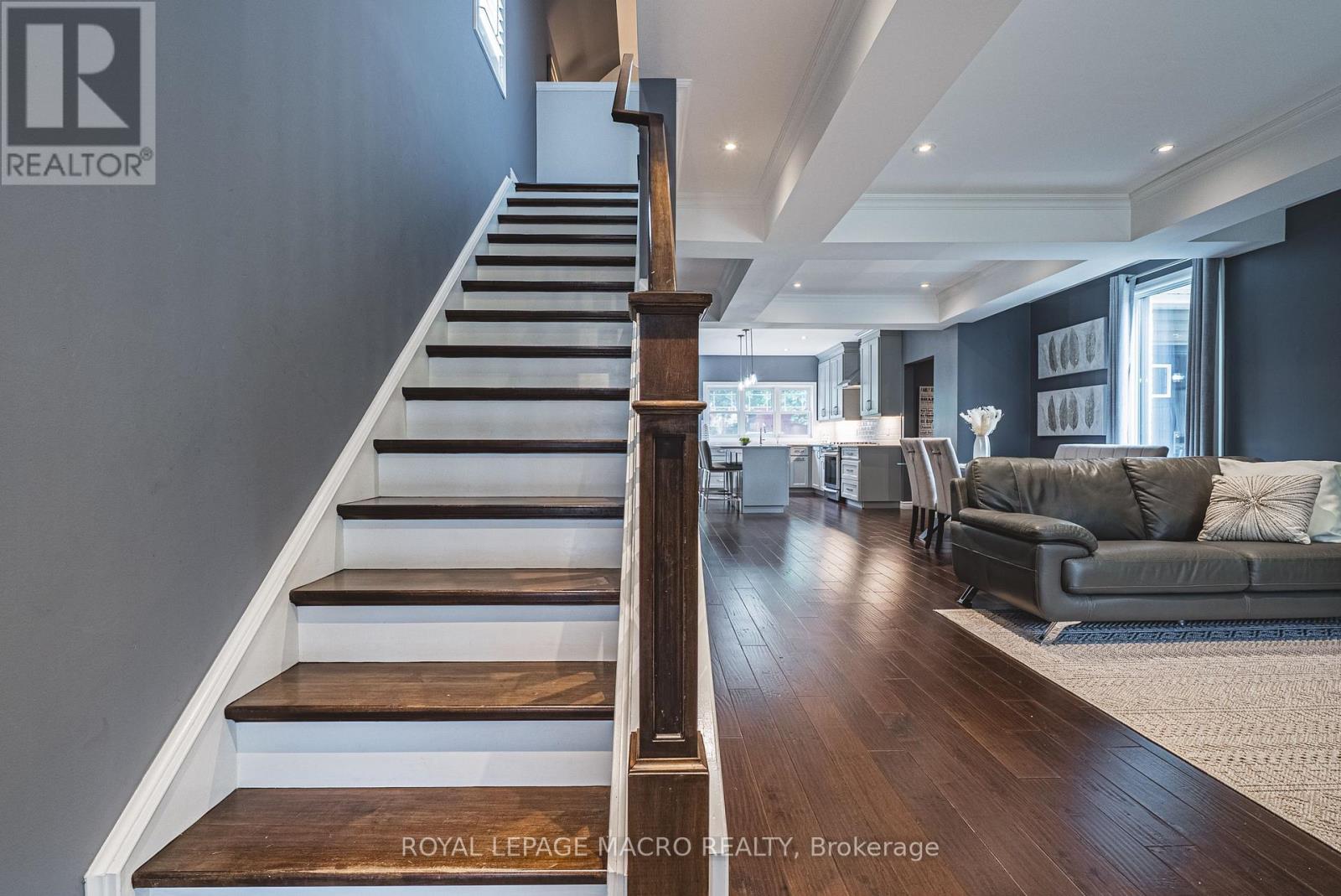 Photo 1 of 25 Orchard Hill, Hamilton ON