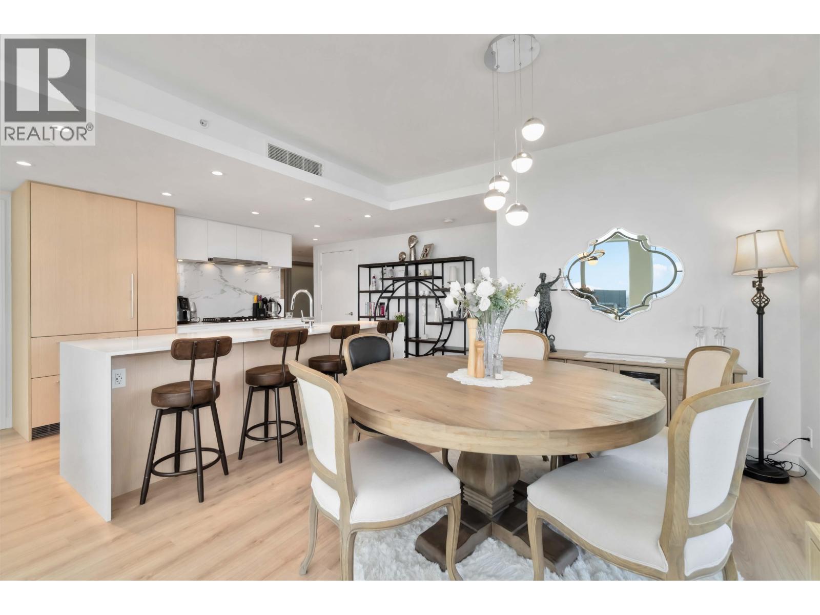 1806 1500 FERN STREET, North Vancouver