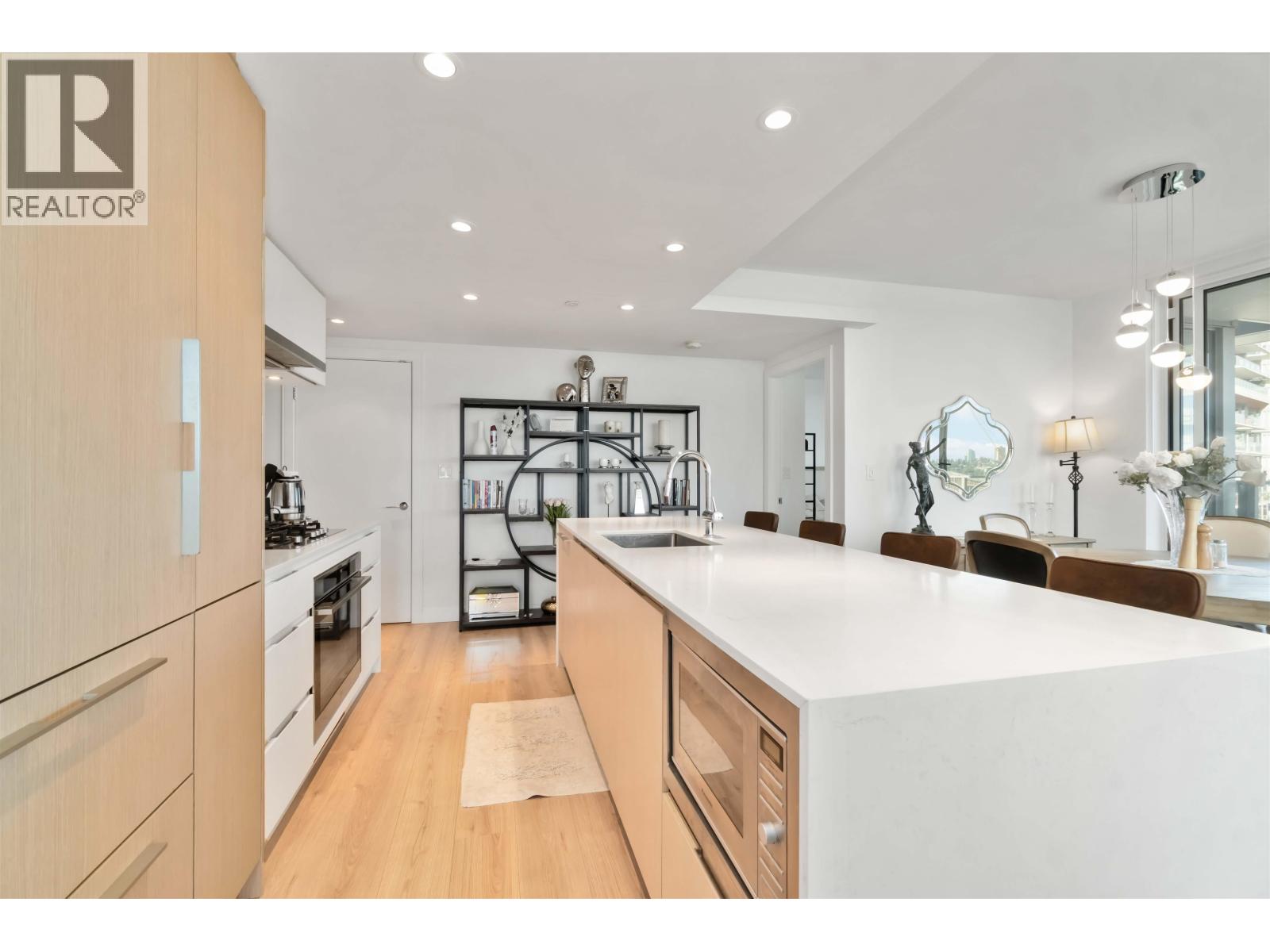 1806 1500 FERN STREET, North Vancouver