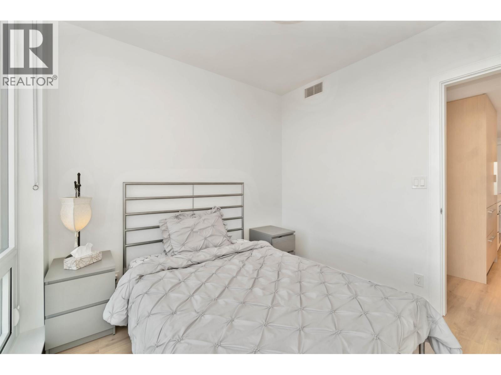 1806 1500 FERN STREET, North Vancouver