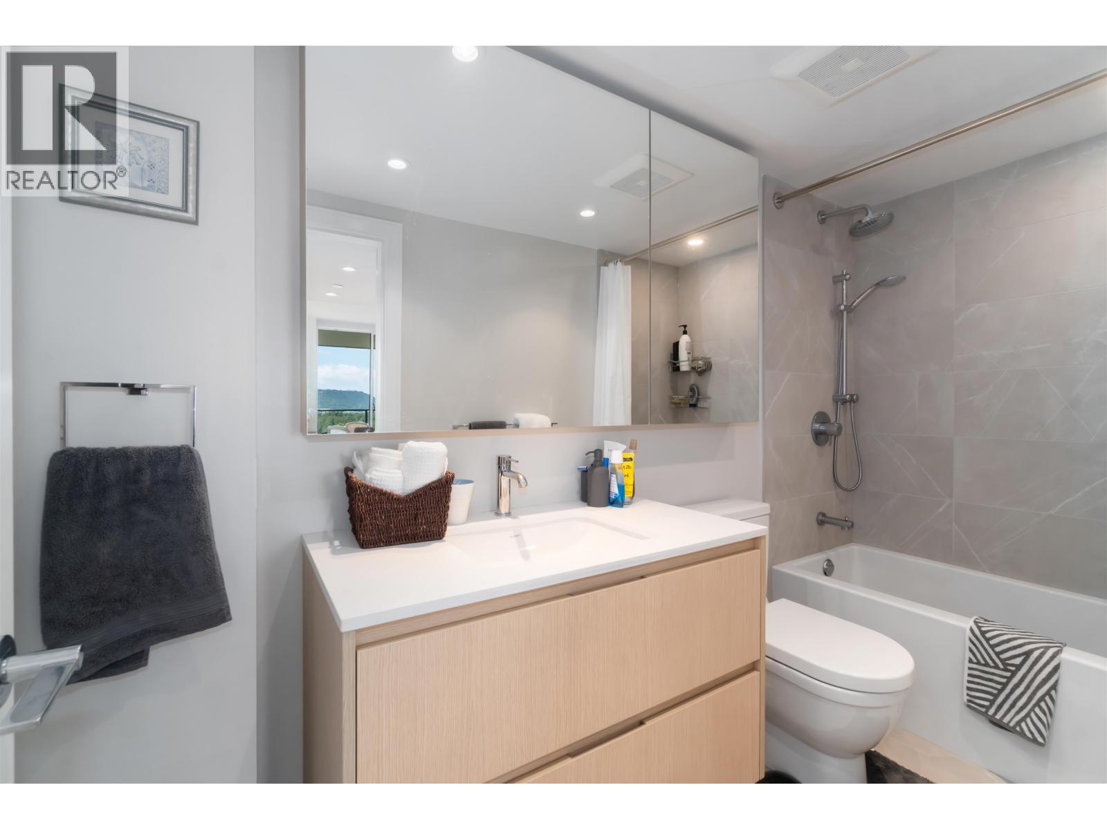 1806 1500 FERN STREET, North Vancouver