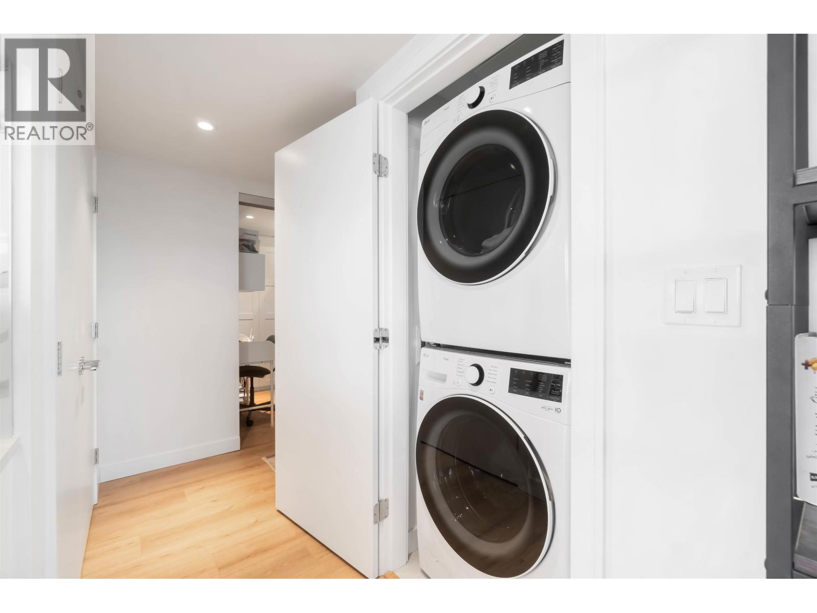 1806 1500 FERN STREET, North Vancouver