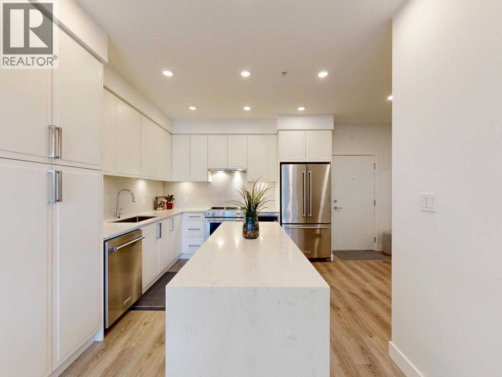 Photo 10 of 513 700 Clarke Road, Coquitlam BC