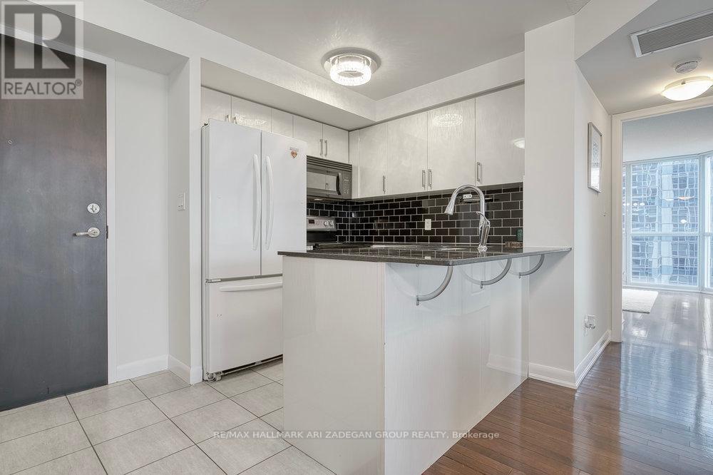 Photo 5 of 1602 5791 Yonge Street, Toronto ON