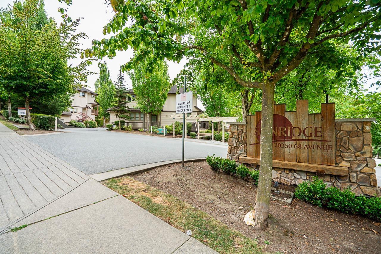 Photo 1 of 31 20350 68 Avenue, Langley BC