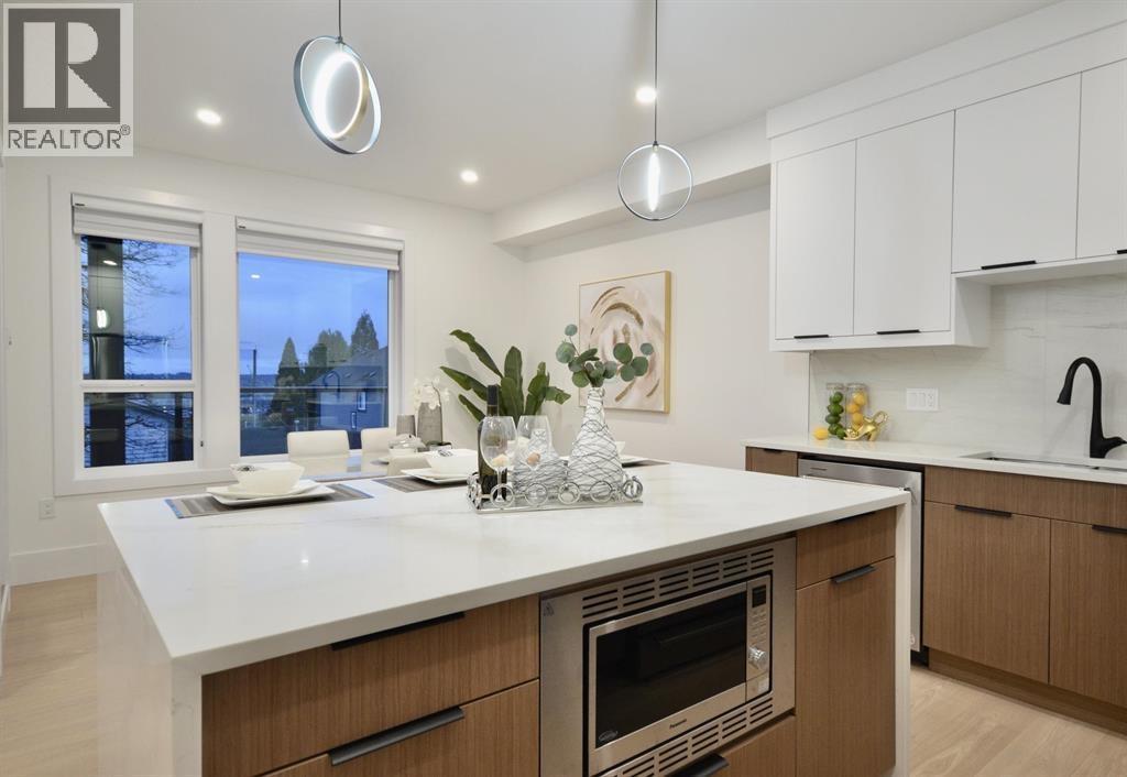 Photo 5 of 104 942 Stewart Avenue, Coquitlam BC