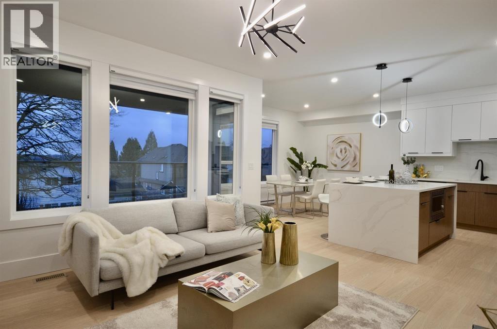 Photo 2 of 104 942 Stewart Avenue, Coquitlam BC
