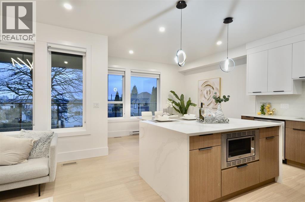 Photo 10 of 104 942 Stewart Avenue, Coquitlam BC