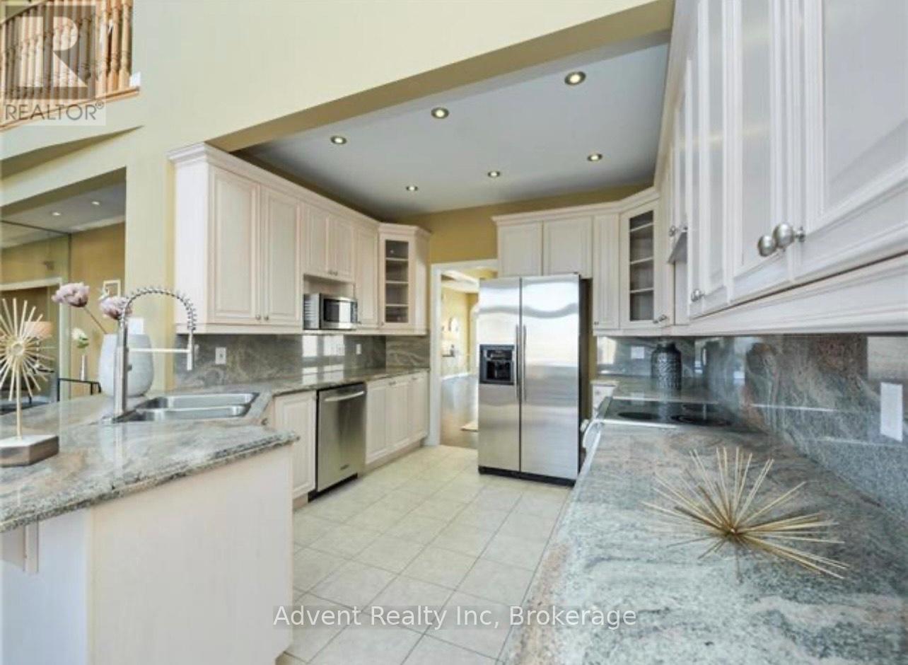 Photo 6 of 17 Warden Woods Court, Markham ON