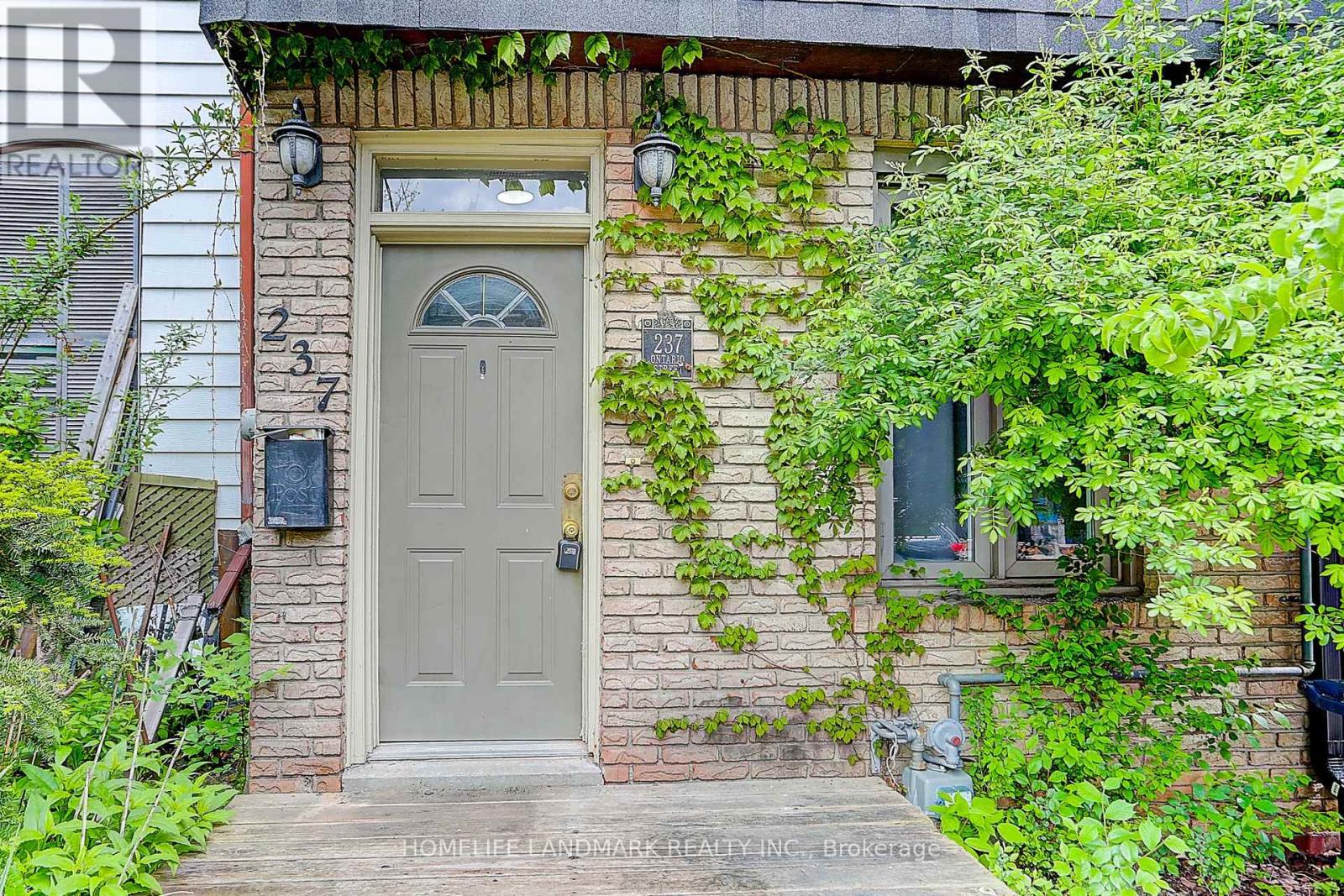 Photo 32 of 237 Ontario Street, Toronto ON