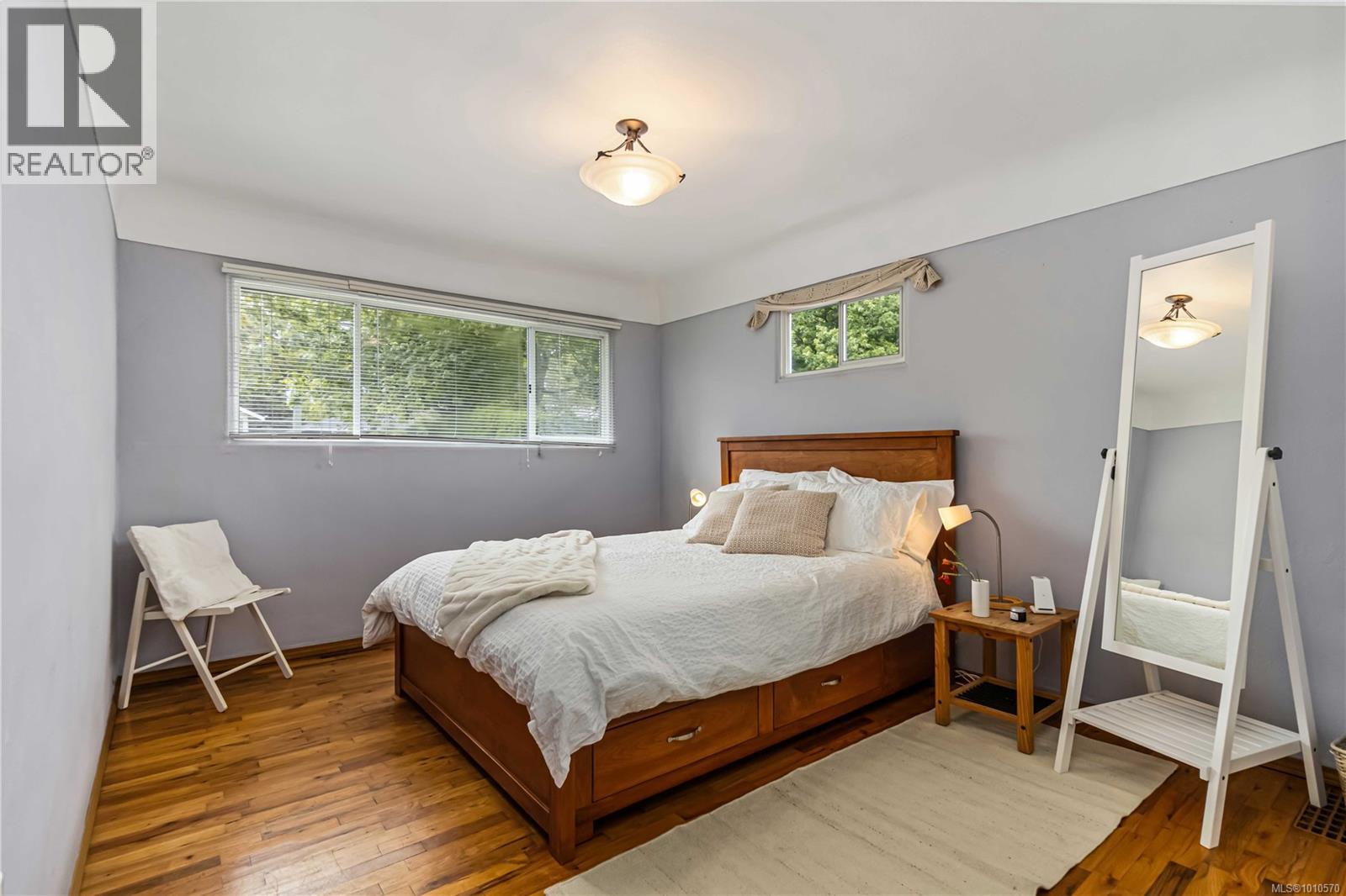 Photo 15 of 2607 Forbes St, Victoria BC