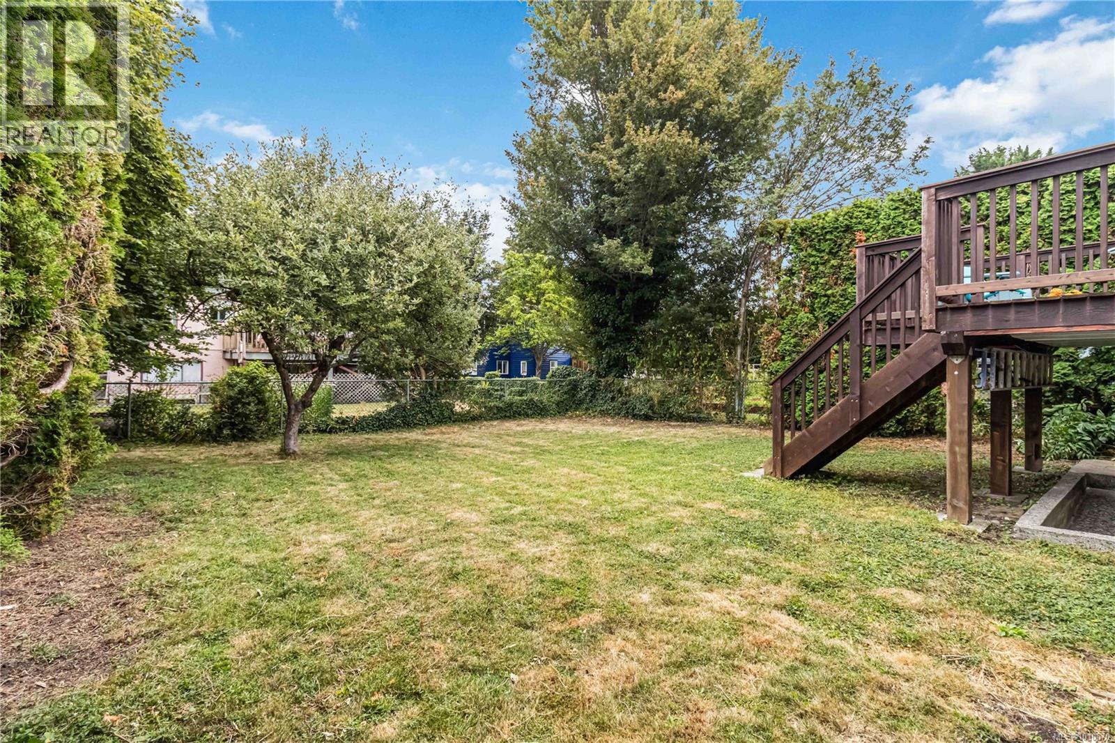 Photo 21 of 2607 Forbes St, Victoria BC