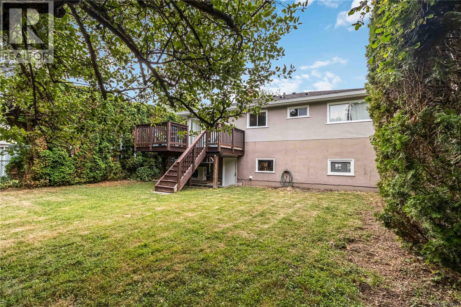 Photo 20 of 2607 Forbes St, Victoria BC