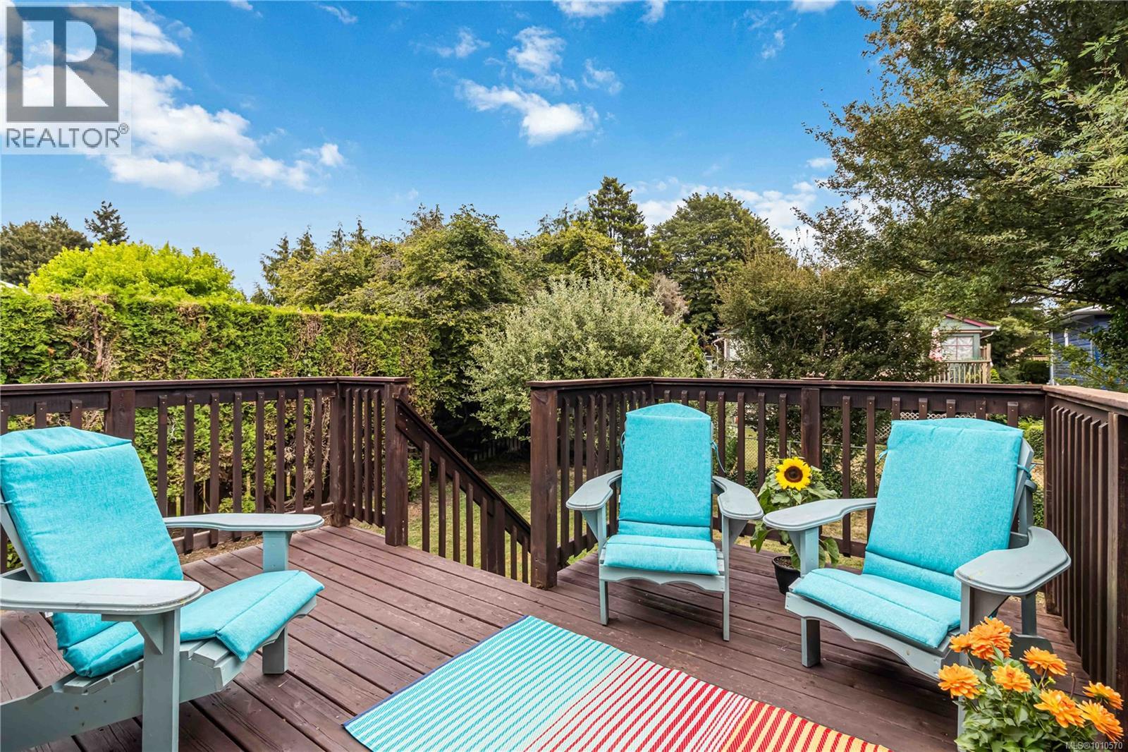 Photo 16 of 2607 Forbes St, Victoria BC