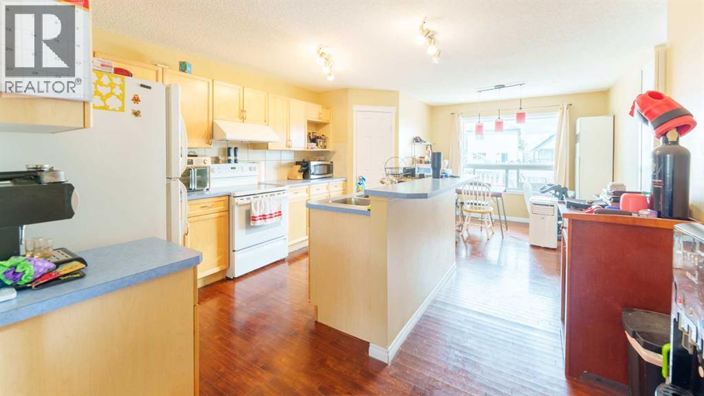 Single Family House for Sale in  Everglen Way SW Evergreen Calgary 