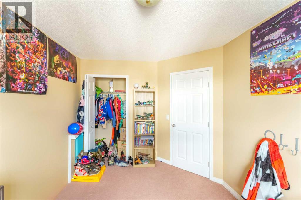 Single Family House for Sale in  Everglen Way SW Evergreen Calgary 