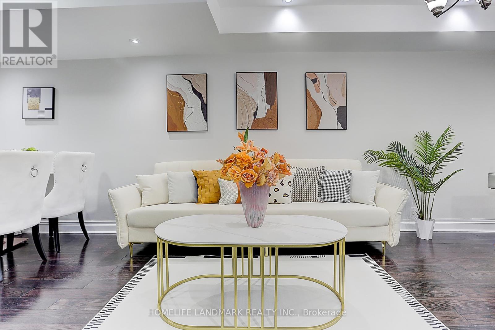 Photo 6 of 237 Ontario Street, Toronto ON