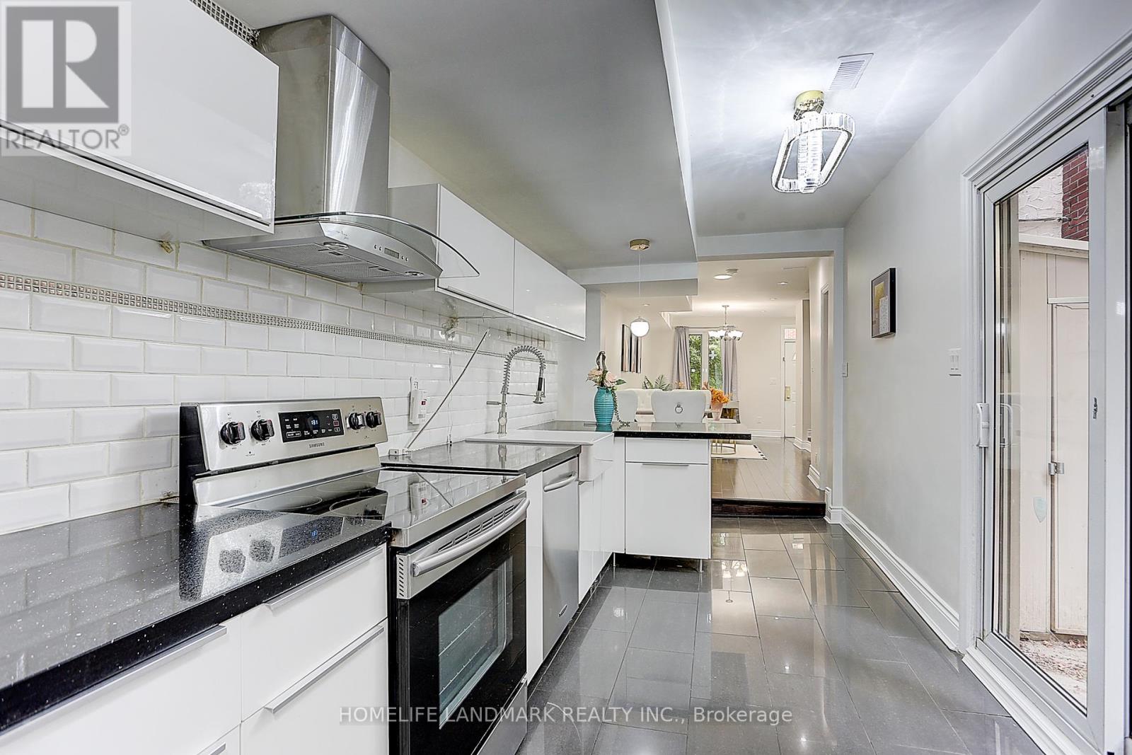 Photo 10 of 237 Ontario Street, Toronto ON