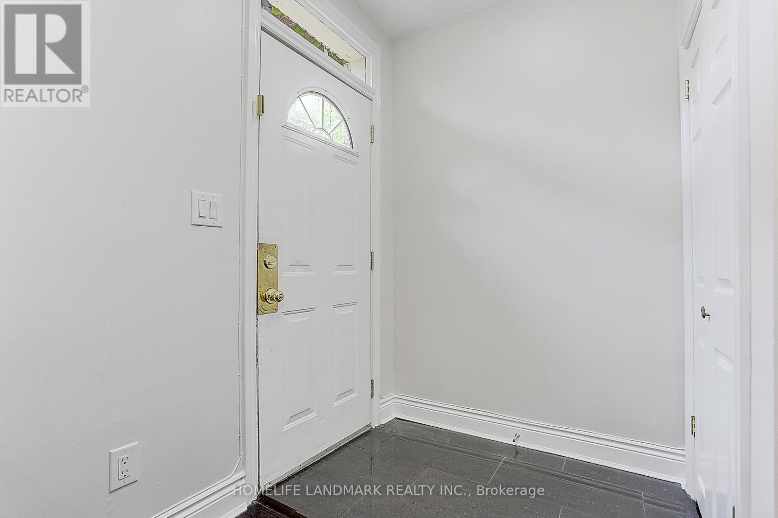 Photo 19 of 237 Ontario Street, Toronto ON