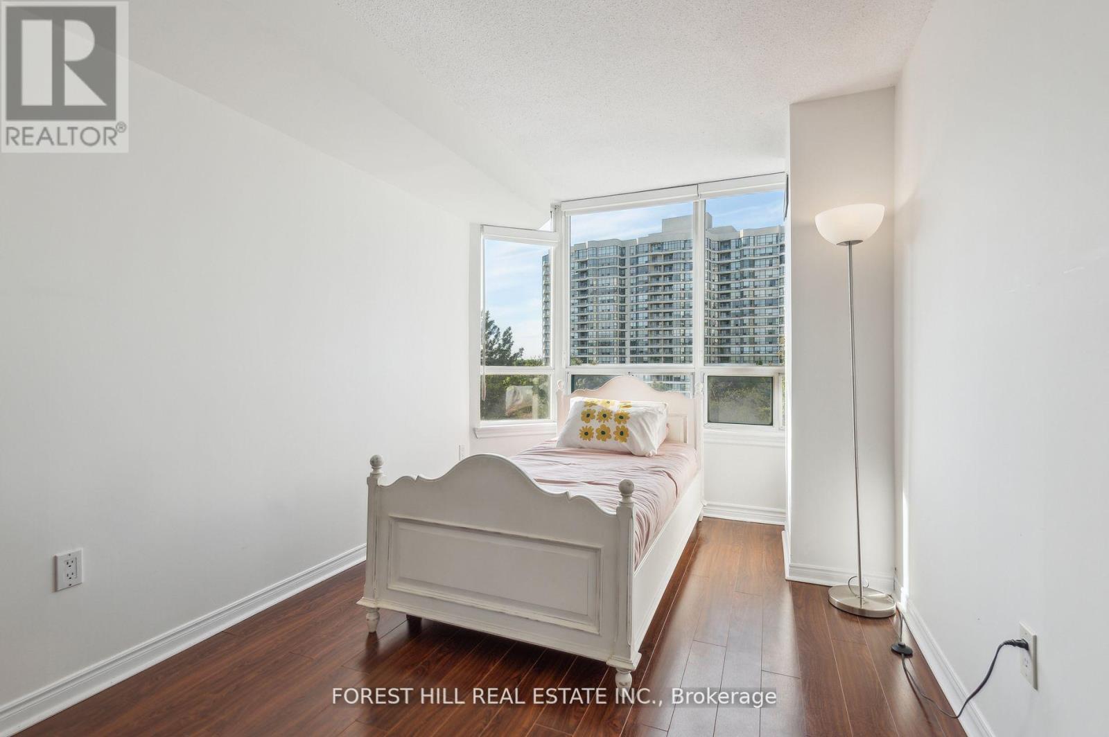 Photo 11 of 401 7250 Yonge Street, Vaughan ON