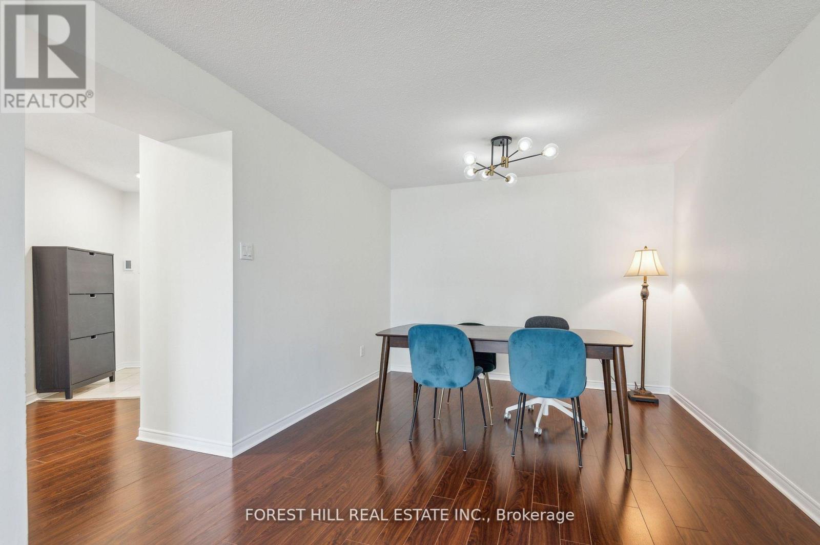 Photo 7 of 401 7250 Yonge Street, Vaughan ON