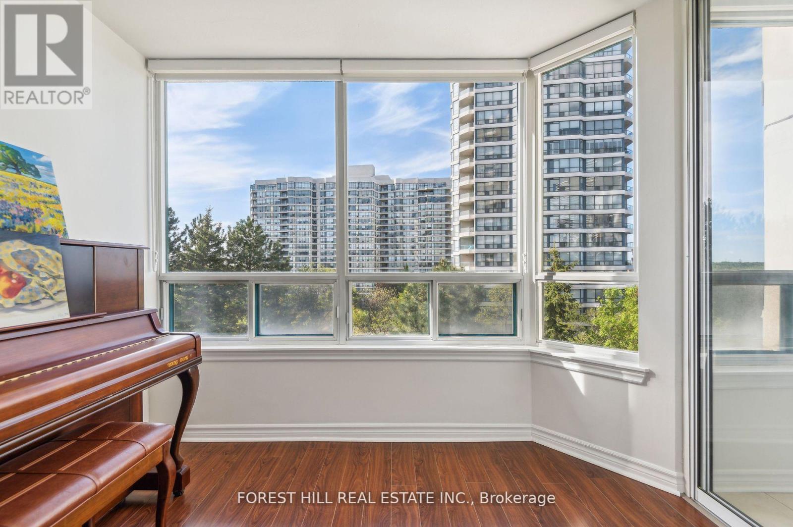 Photo 9 of 401 7250 Yonge Street, Vaughan ON