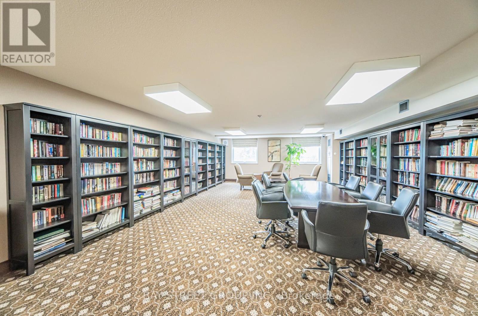 Photo 36 of 102 326 Major Mackenzie Drive E, Richmond Hill ON