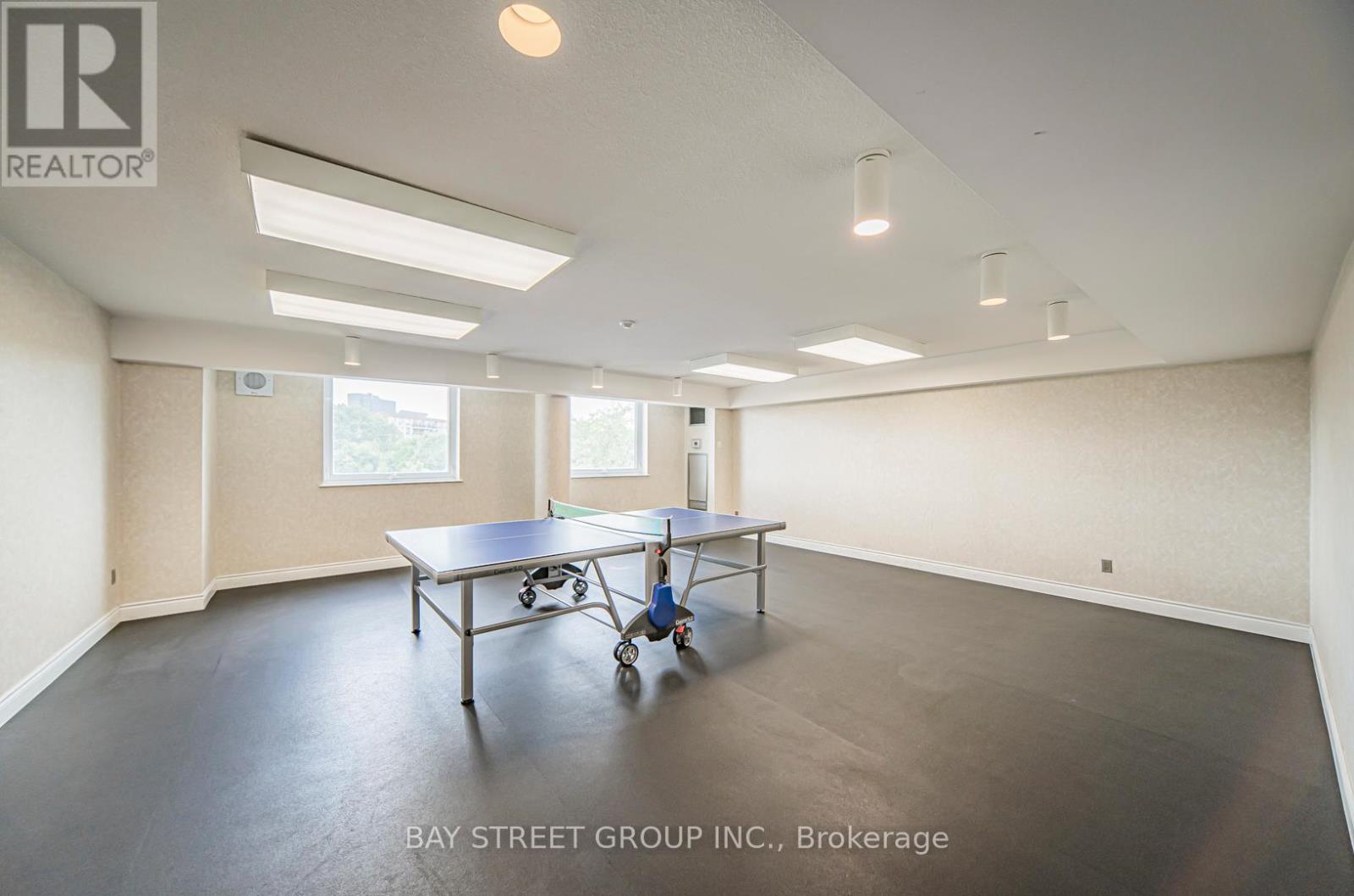 Photo 38 of 102 326 Major Mackenzie Drive E, Richmond Hill ON