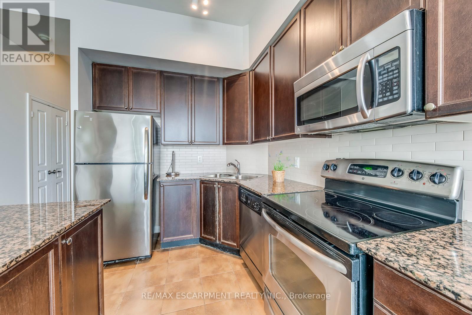 Photo 17 of 3607 225 Webb Drive, Mississauga ON