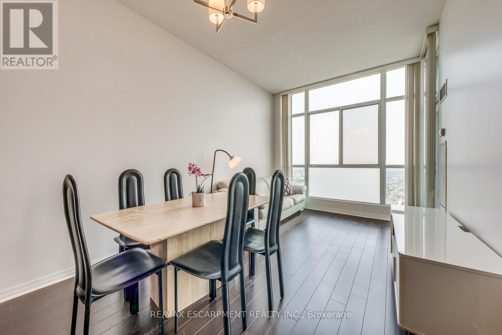 Photo 14 of 3607 225 Webb Drive, Mississauga ON
