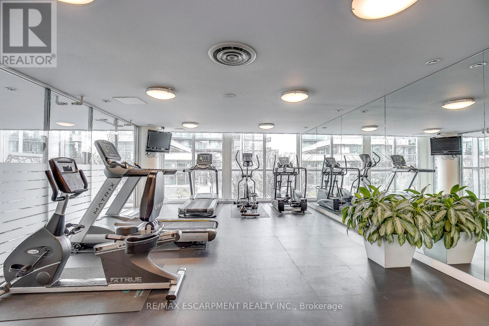 Photo 7 of 3607 225 Webb Drive, Mississauga ON