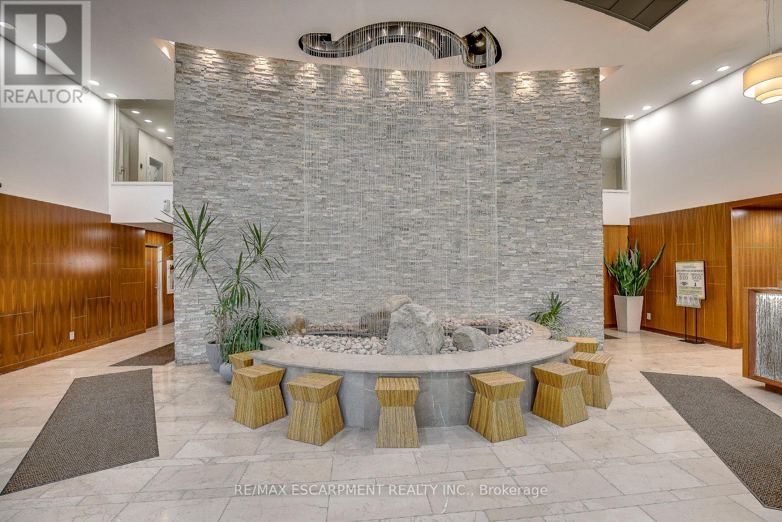 Photo 35 of 3607 225 Webb Drive, Mississauga ON