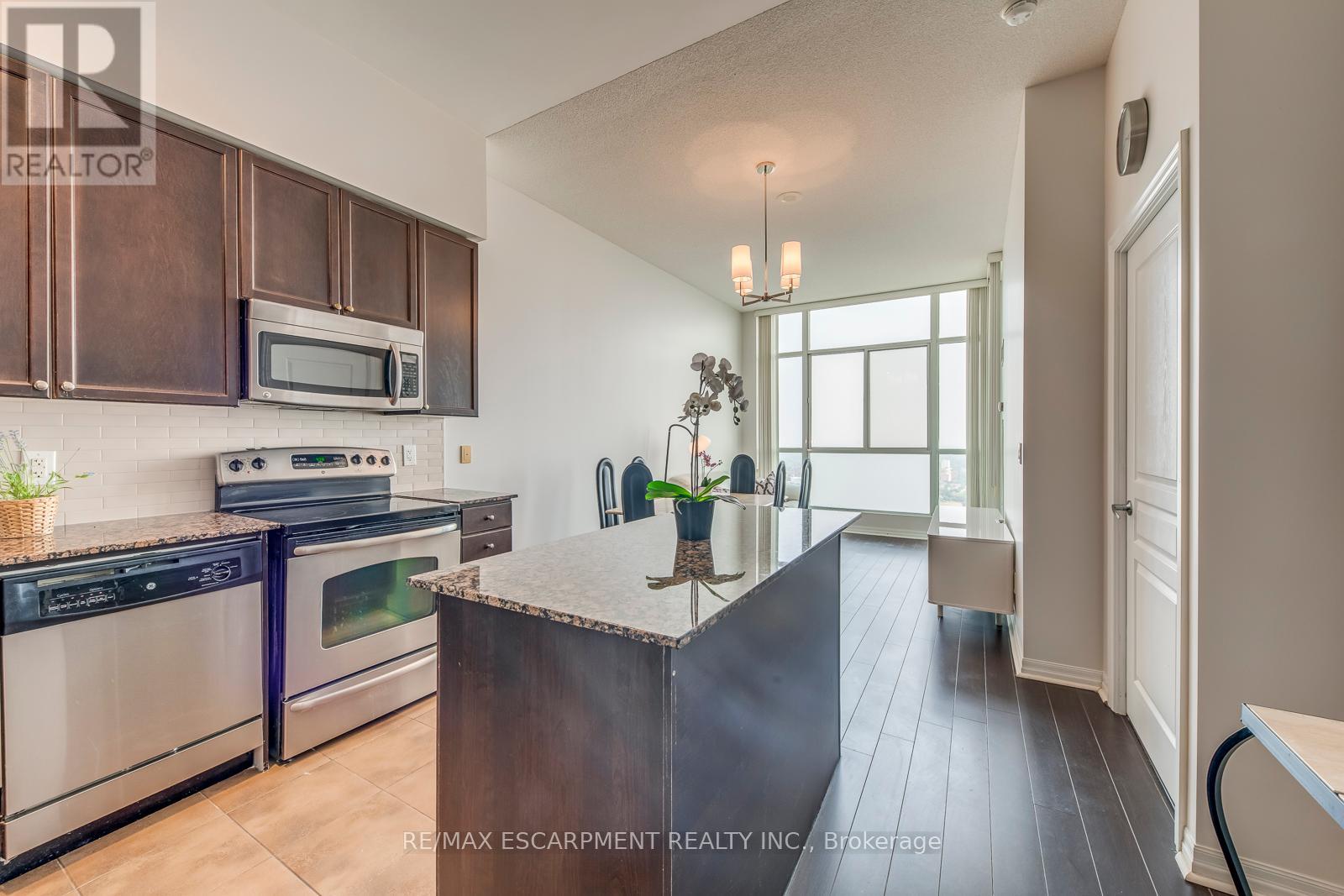 Photo 38 of 3607 225 Webb Drive, Mississauga ON