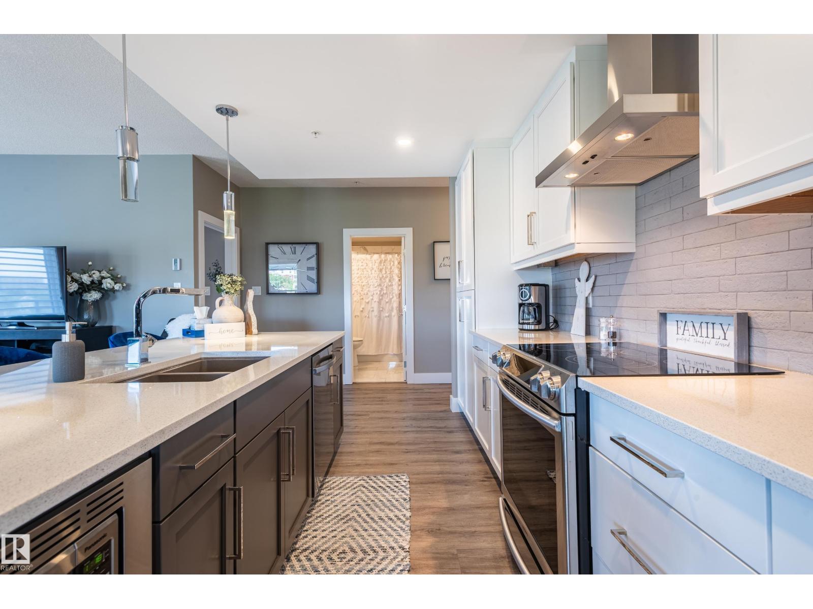 Photo 11 of 314 528 Griesbach Parade Nw, Edmonton AB