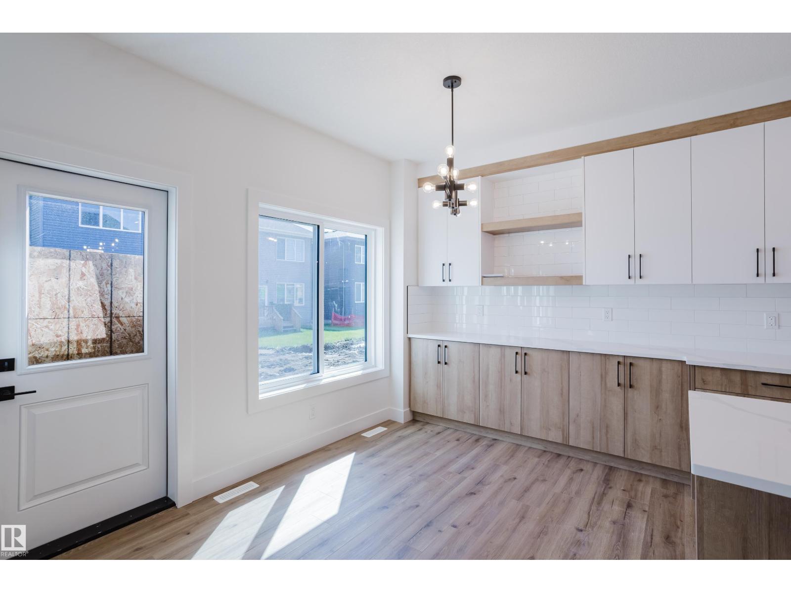 Photo 15 of 2539 211 St Nw, Edmonton AB