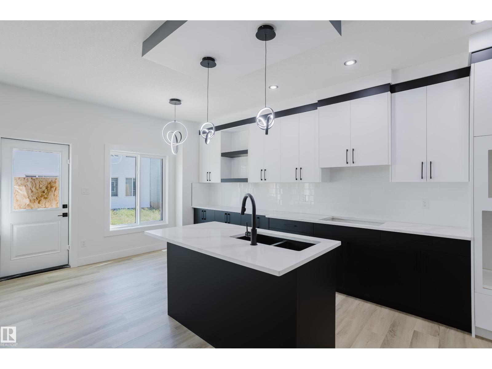 Photo 12 of 2555 211 St Nw, Edmonton AB