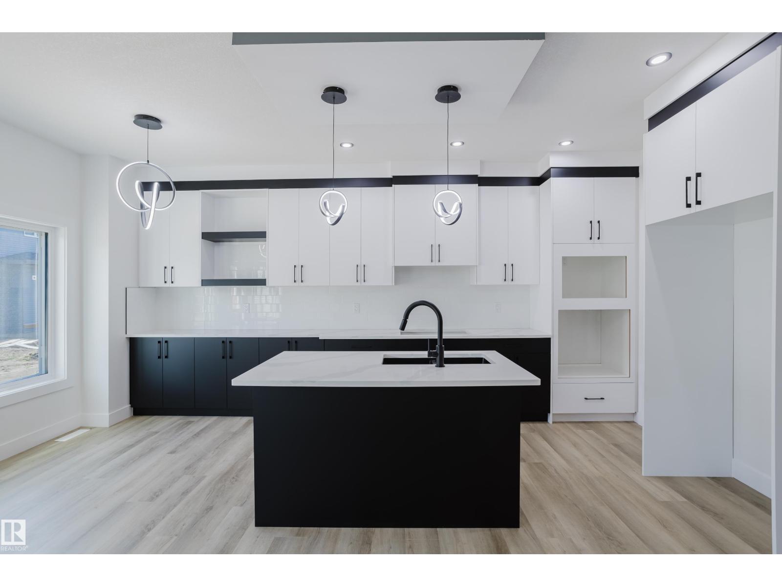Photo 13 of 2555 211 St Nw, Edmonton AB