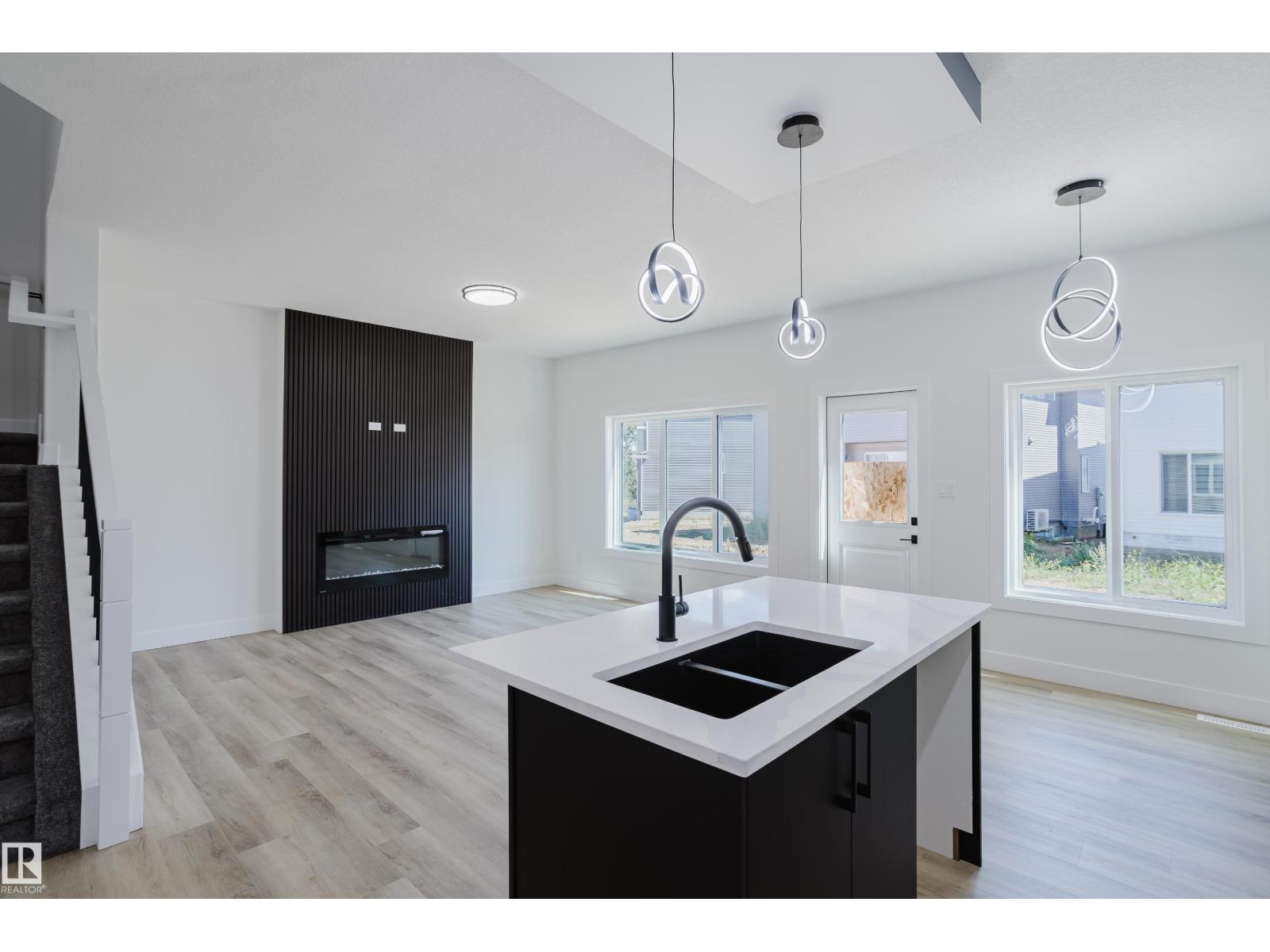 Photo 17 of 2555 211 St Nw, Edmonton AB