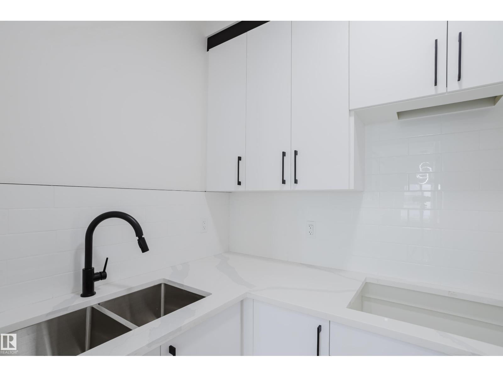 Photo 19 of 2555 211 St Nw, Edmonton AB