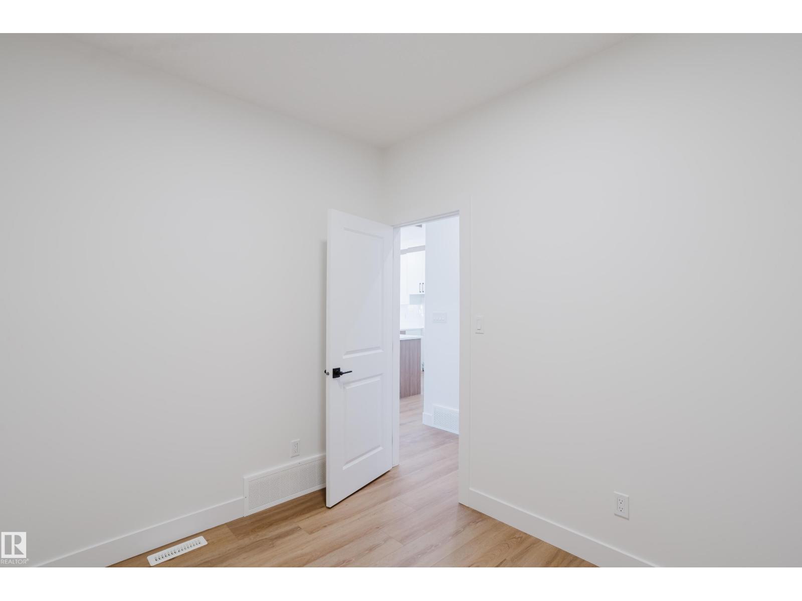 Photo 10 of 2547 211 St Nw, Edmonton AB