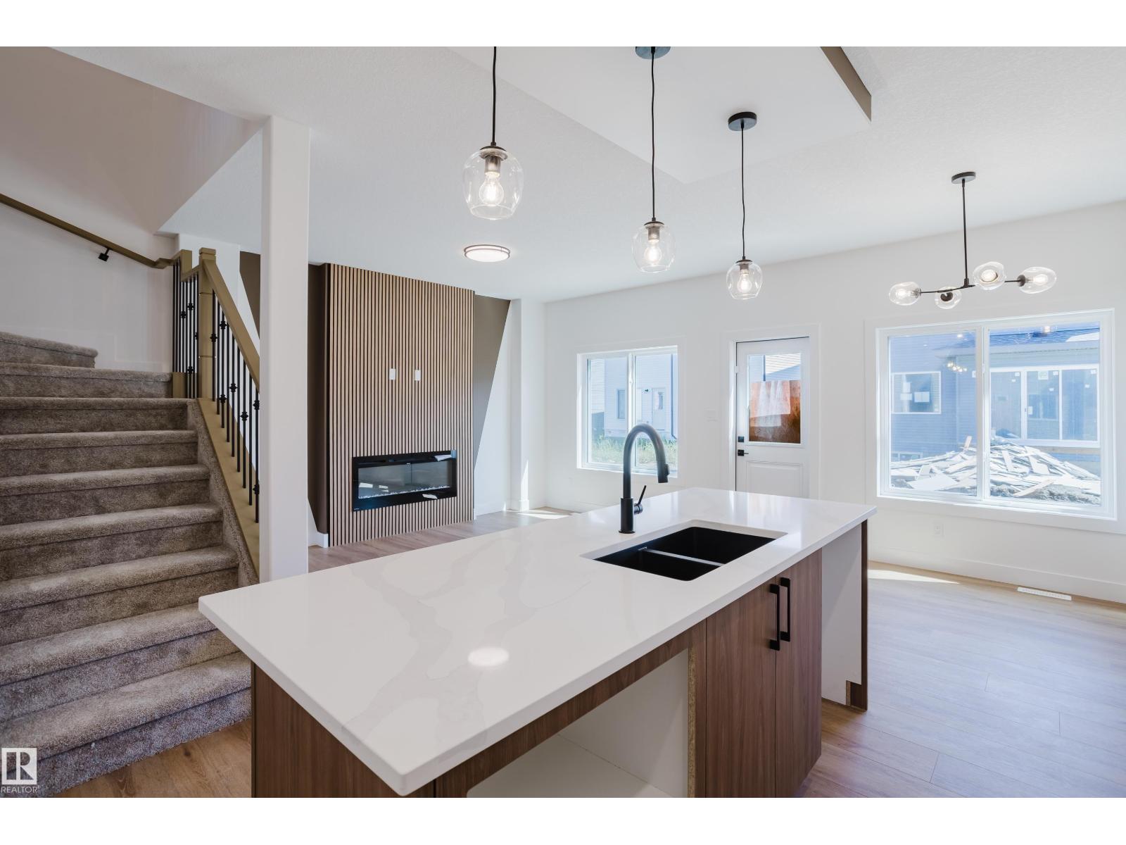 Photo 17 of 2547 211 St Nw, Edmonton AB