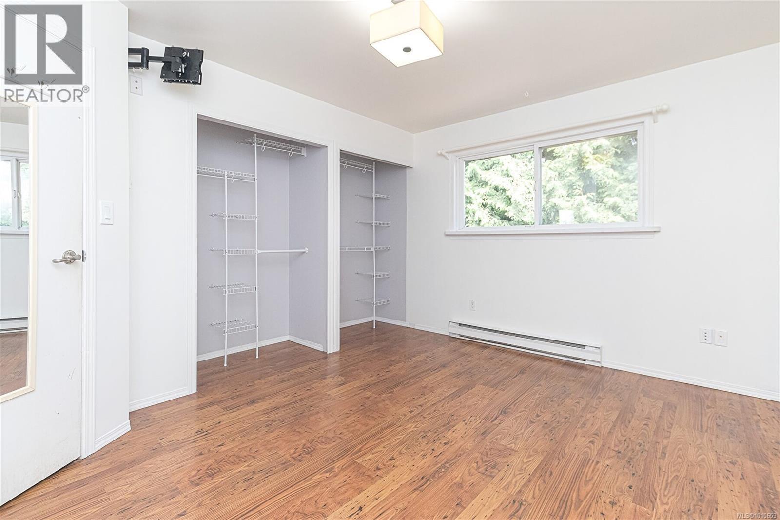 Photo 16 of 624 Treanor Ave, Langford BC