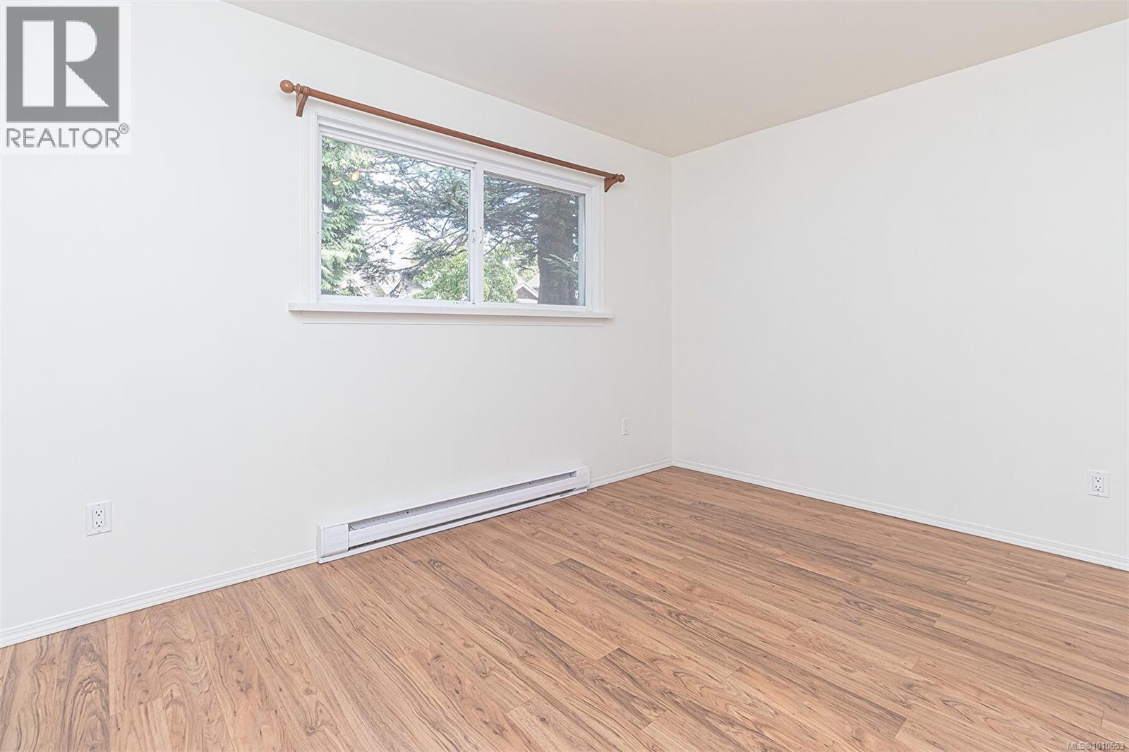 Photo 23 of 624 Treanor Ave, Langford BC