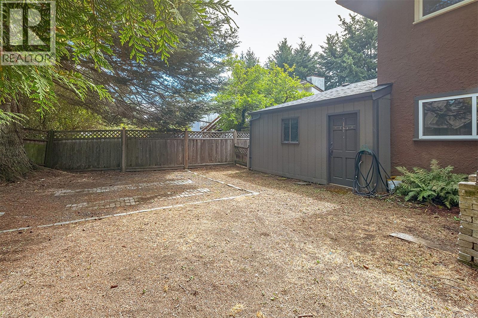 Photo 30 of 624 Treanor Ave, Langford BC