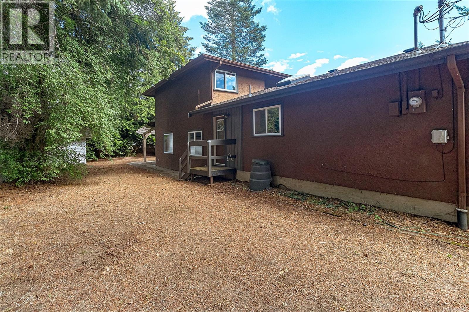 Photo 32 of 624 Treanor Ave, Langford BC