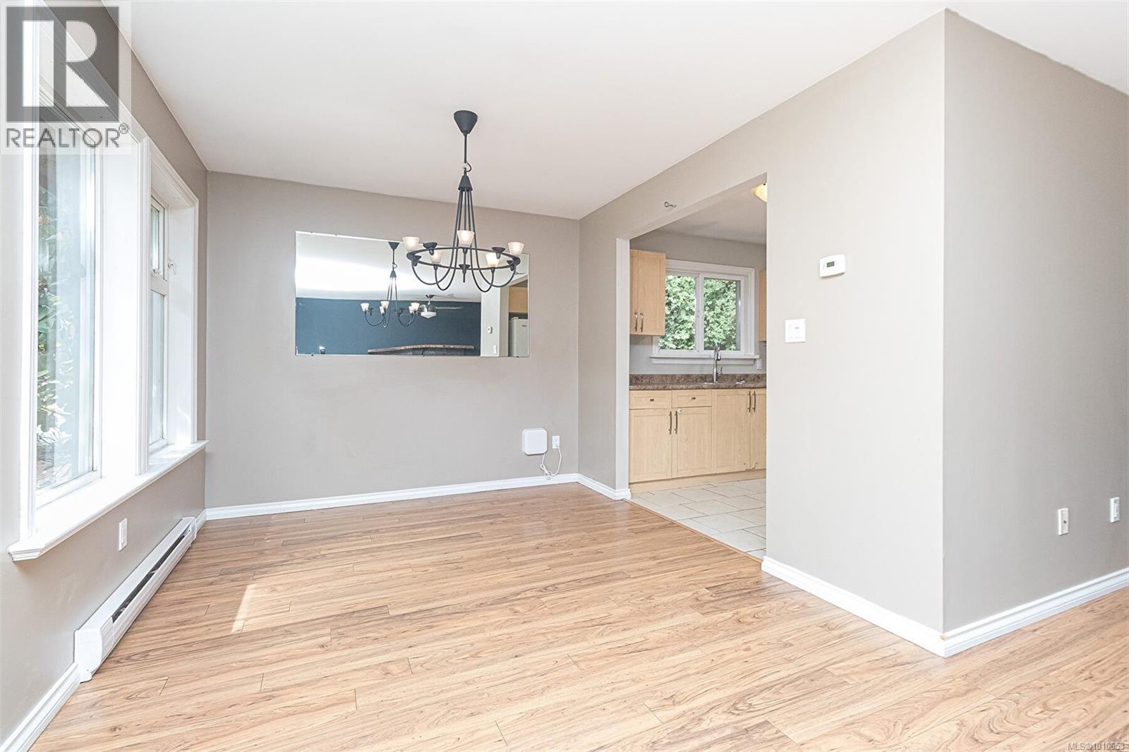 Photo 9 of 624 Treanor Ave, Langford BC
