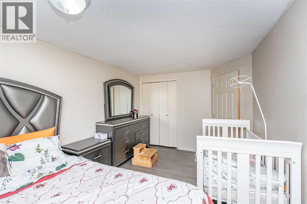 Single Family House for Sale in   Avenue SE Dover Calgary 