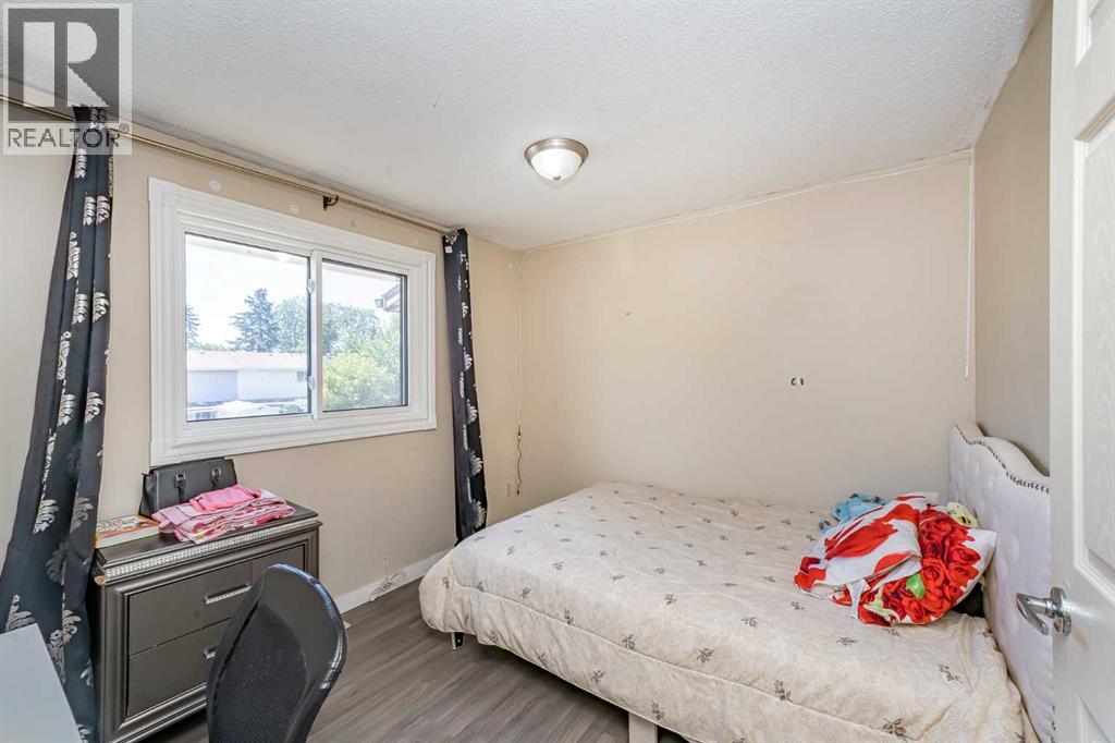 Single Family House for Sale in   Avenue SE Dover Calgary 